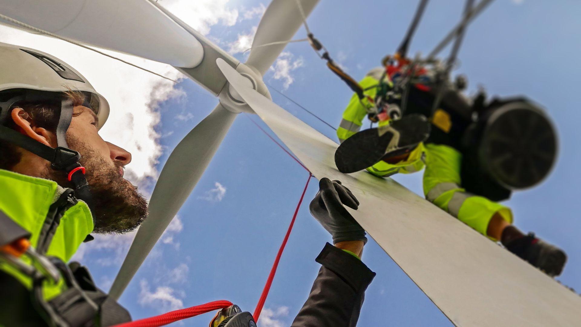 Wind turbine blade damage repair